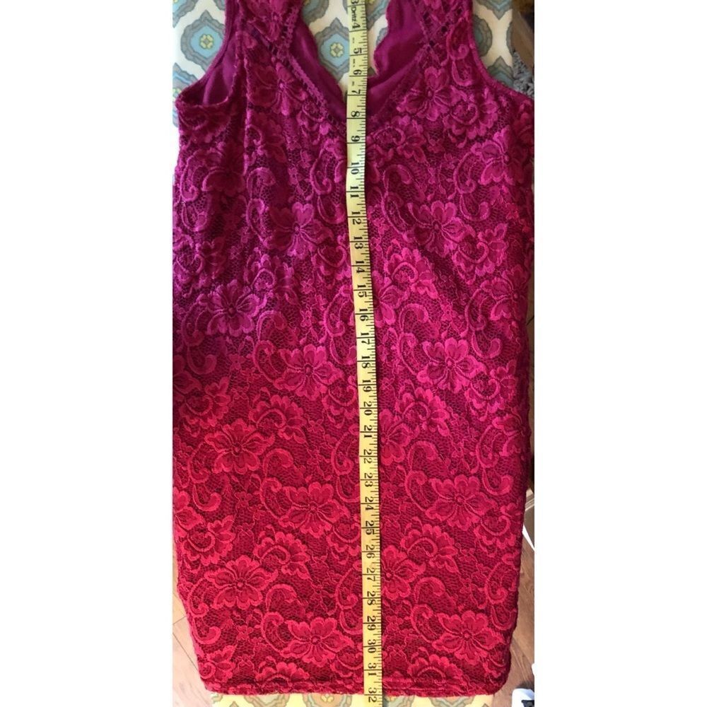 Francesca’s Fuschia Lace Dress EUC - Size S - Picture 9 of 9